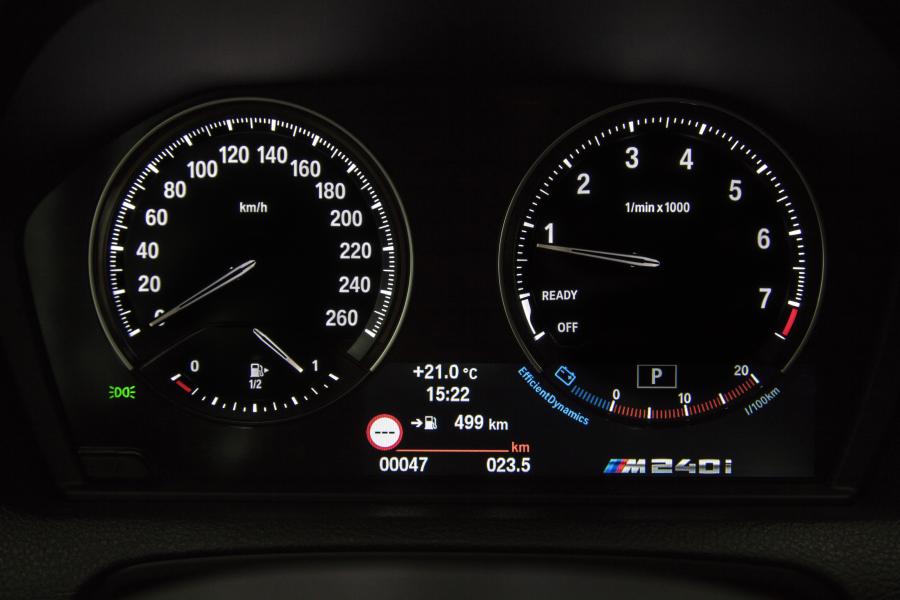 Панель приборов BMW M240i xDrive Coupe 2017 года  (WW) (фото 39 из 116)